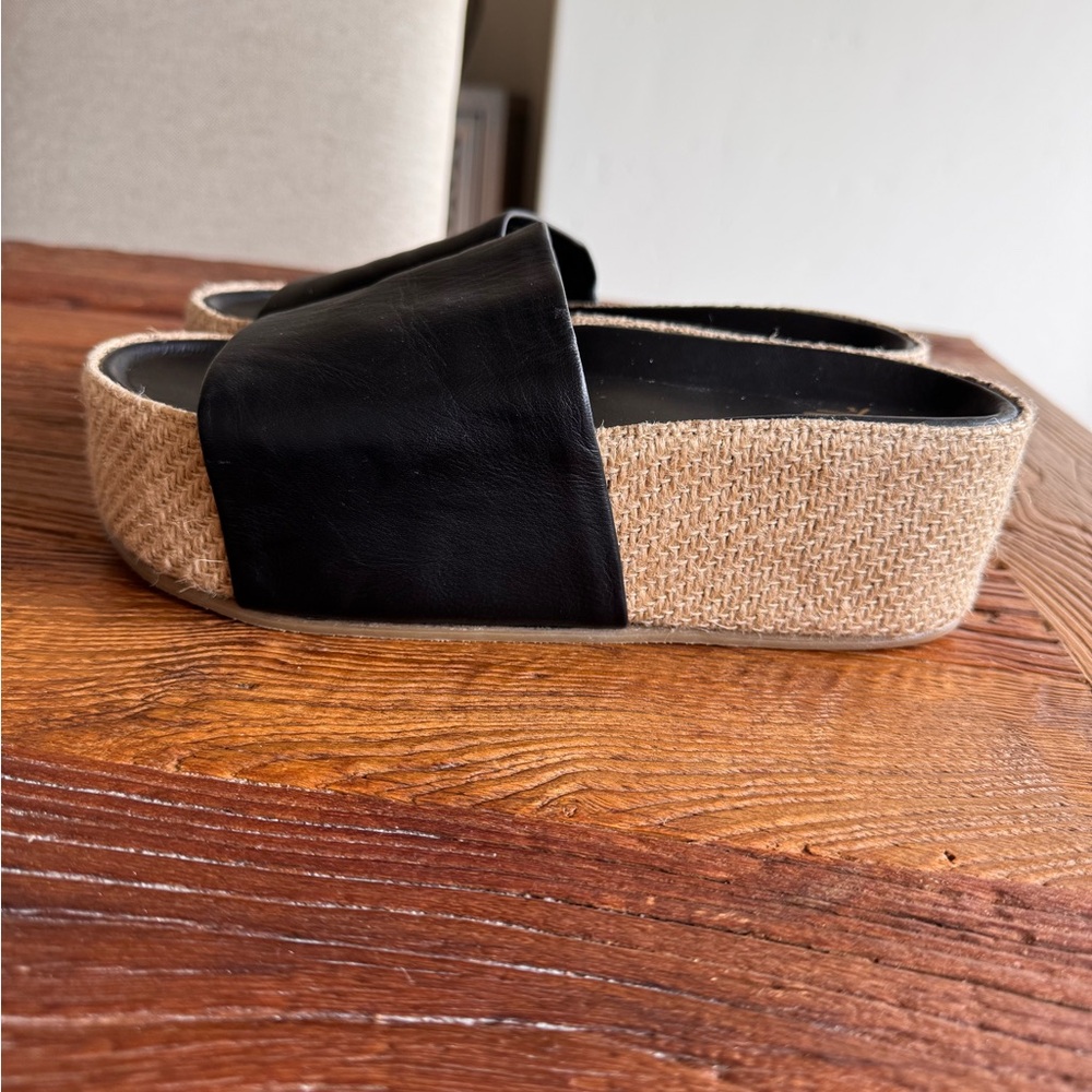 beek Albatross  Platform Sandals- Size 7 NEW